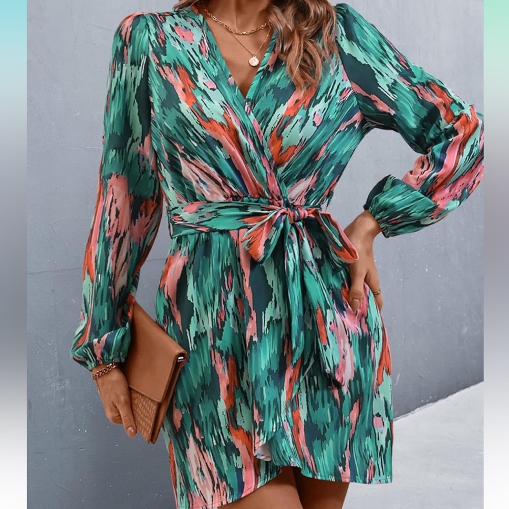 Allover Print Long Bishop Sleeve V Neck Wrap Short Dress with Belt